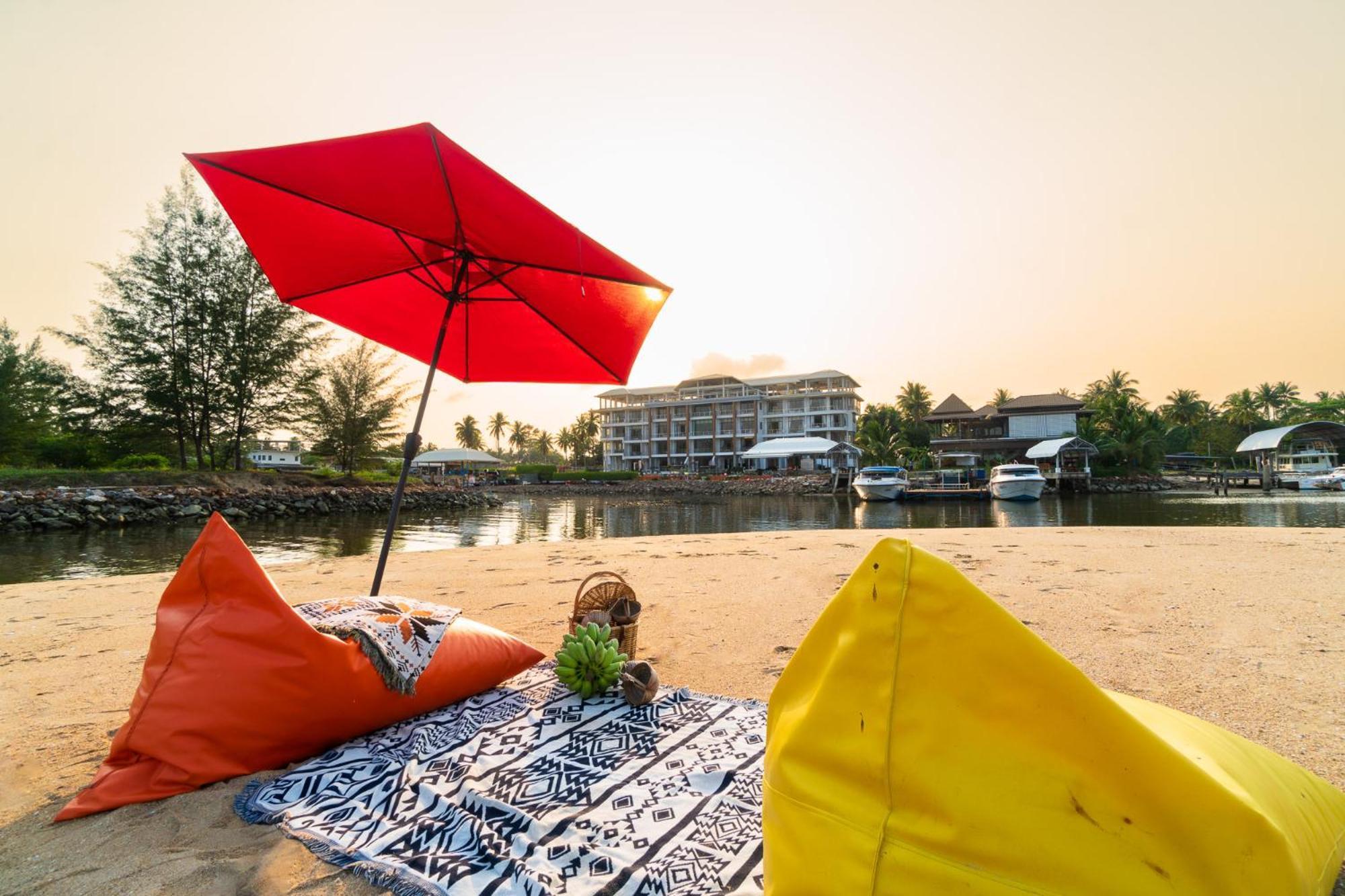 Koh Talu On Shore Hotel & Resort Bang Saphan Dış mekan fotoğraf